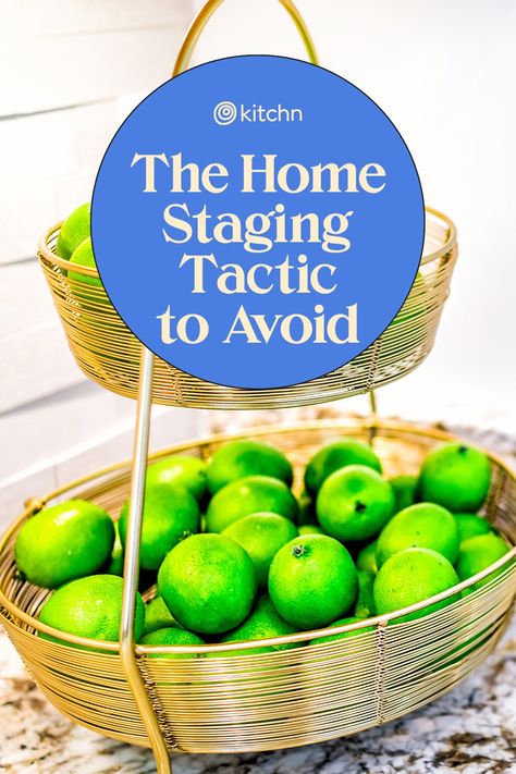 When it comes to home staging ideas, this is one real estate agents really dislike. Here's what it is. Stage House For Sale, Bathroom Staging, New Home Checklist, Open House Real Estate, Home Staging Tips, Sell Your House Fast, Real Estate Quotes, Home Selling Tips, Up House