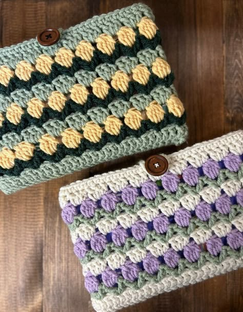 Protect your books with these handmade book sleeves. Made to help keep your book safe while being kept in your bag and while traveling. Perfect for any book lover, especially those who love flowers! Fits standard sized (8.25 x 5.5 x 1) paperback books best but is made to stretch for various sizes. Crochet Book Sleeve, Crochet Travel, Crochet Mittens Free Pattern, Crochet Book Cover, Crocheted Purse, Crochet Tulip, Book Purse, Crochet Spring, Book Sleeves