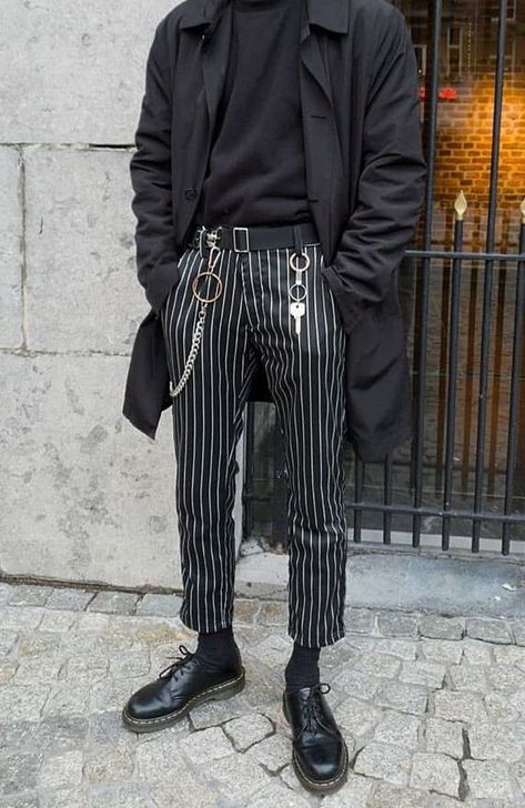 striped trousers / jacket combo Black And White Striped Pants, Black Tees, Black Suit Jacket, Moda Streetwear, Streetwear Mode, Black Dress Shoes, Streetwear Men, Mode Masculine, Fashion Streetwear