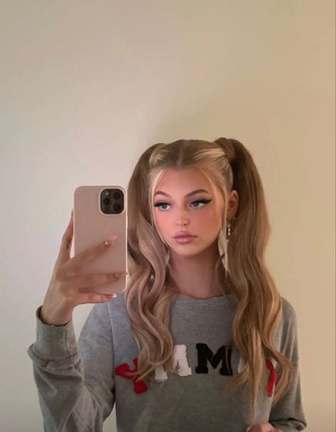 High Pigtails, Preppy Hairstyles, My Backpack, Pigtail Hairstyles, Hairdos For Curly Hair, Loren Gray, Natural Women, Hair Stylist Life, High Ponytails