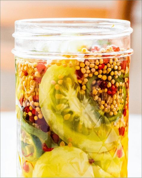 Sweet And Spicy Pickled Green Tomatoes, Refrigerator Green Tomato Pickles, Pickle Tomatoes Recipe, Tomato Recipes Crockpot, Pickle Green Tomatoes Recipe, Canning Green Tomatoes Recipes, Green Tomato Canning Recipes, Green Tomatoes Recipes, Pickled Vegetables Recipe