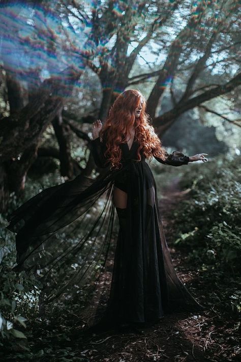 Scary Witch Photoshoot, Gothic Water Photoshoot, Witchy Wood Photoshoot, Goth Fairy Photoshoot, Fall Goddess Photoshoot, All Black Photo Shoot Ideas, Dark Fairytale Photoshoot, Witch Forest Photography, Twilight Themed Photoshoot