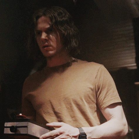 Brown Haired Kai Anderson, Kai Anderson Brown Hair, Kai Anderson Gif, Kai Anderson, Header Wallpaper, Ahs Cult, Evan Thomas, American Horror Story Seasons, Evan Peters