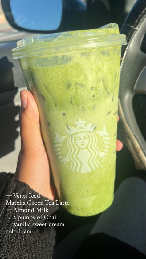 Starbucks Macha Late, Random Starbucks Drinks, Healthy Matcha Starbucks Drinks, Matcha Starbucks Drinks Order, Starbucks Drinks Matcha, Smoothie Starbucks, Green Tea Starbucks, Starbucks Matcha Drinks, Vanilla Sweet Cream Cold Foam