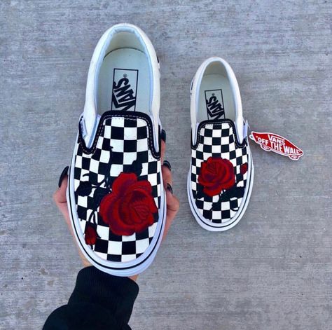 Vans Shoes Fashion, Rose Vans, Vans Custom, Custom Vans Shoes, Cute Vans, Old Skool Vans, Tenis Vans, Black Slip On Sneakers, Checkered Vans