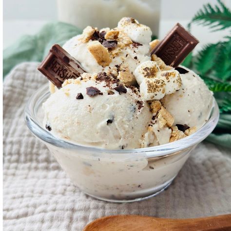 Ninja Creami Campfire S'mores Ice Cream Recipe S’mores Ice Cream Ninja Creami, Smores Ice Cream Recipe, Smores Ice Cream, Apple Pie Ice Cream, Ice Cream Pie Recipe, Campfire Smores, Cream Cheese Pasta, Campfire S'mores, Creami Recipes