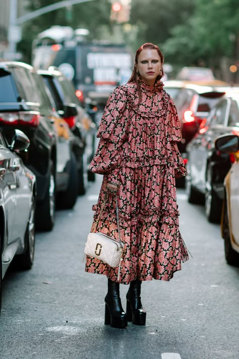 Street Style Fall Outfits, New York Fashion Week Street Style, Mixed Prints, Fall Outfits For Work, Autumn Street Style, Spring Street Style, Street Look, 2020 Fashion, Best Street Style