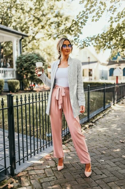 Boho Business Attire, Boho Professional Style, Belted Pants Outfit, Church Pants, Boho Professional, Boho Business, Paperbag Hose, Sunday Church, Herringbone Jacket