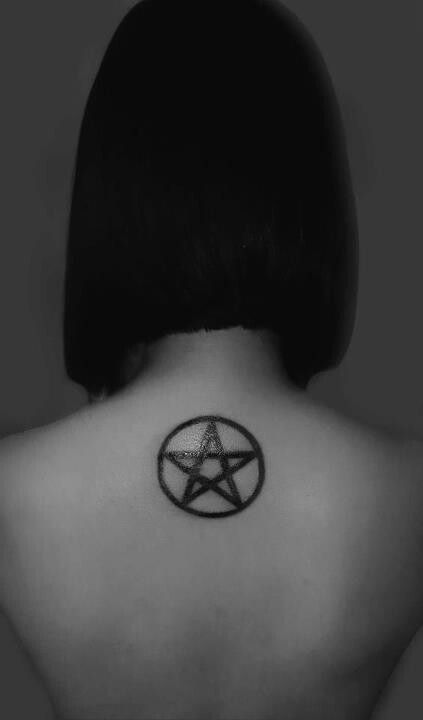 Pentagram Satanic Pentagram Tattoo, Pentagram Tattoo Wicca, Tattoo In Back, Pentagram Tattoos, Pentacle Tattoo, Tattoos Meaning Strength, Pentagram Tattoo, Protection Tattoo, Chakra Tattoo