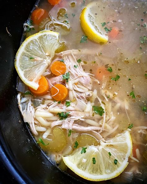 Lemon chicken orzo soup can be enjoyed any time of the year. Make this citrus flavored dish in your slow cooker or Instant Pot. Crockpot Lemon Chicken, Leftover Chicken Soup, Lemon Orzo Soup, Slow Cooker Lemon Chicken, Lemon Chicken Orzo, Soup Video, Orzo Recipe, Orzo Soup, Soup Chicken