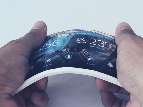 The Portal is a 6-inch flexible-screen smartphone currently being crowdfunded on Indiegogo that slides into a custom arm cradle for those with active, connected lifestyles. So far as we can tell, it's not a hoax. Concept Phones, Flexible Screen, Flexible Display, Smartphone Gadget, Smartphone Technology, Wearable Tech, Phone Design, Tech Trends, Cool Technology