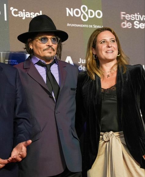 Johnny Depp Family, Johnny Depp Fans, So Weird, Johnny Depp, This Guy, Best Friends, Actors, Celebrities, I Love