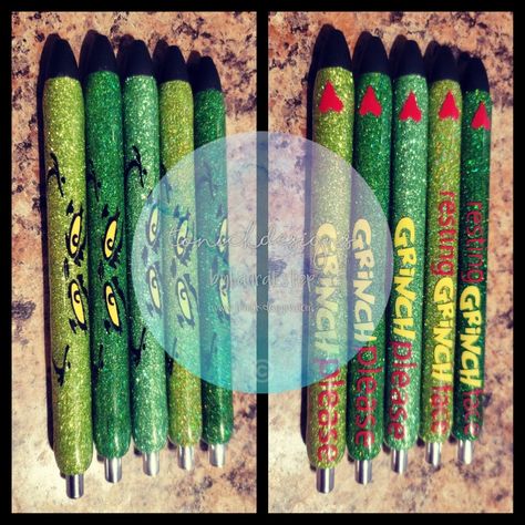 Diy Grinch, Resin Pens, Pen Ideas, How To Make Resin, Pen Diy, Resin Ideas, Custom Pens, Resin Projects, Resin Craft