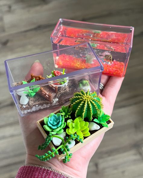 We remixed a few @officialminiverse #makeitmini pieces as a date night last week 🥰 it was super fun and next time we’ll do some foods 🍽️ #coralstinyworld #miniverse #miniatures Miniverse Remix Ideas, Miniature Aquarium, Mini Verse, Mini Brands, Tiny World, Tiny Things, Miniature Diy, Mini Mini, Miniature Crafts