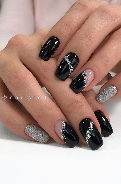 Black Silver Nails, Dark Nail Designs, Stylish Nail Art, Black And White Nails, Silver Nail Designs, Black Nails With Glitter, Bridesmaids Nails, White And Silver Nails, White Glitter Nails