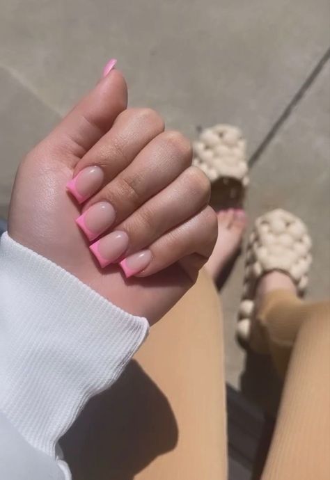 Pink French Short Nails, Pink French Nails Short, Pink French Tip Nails Short, Small Acrylic Nails, Pink French Tip Nails Square, Short Pink French Tip Nails, Pink Short Acrylic Nails, Pink Short Square Nails, Pink Flower Nail Art