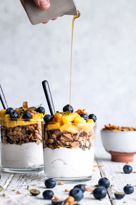 Almond Granola Recipe, Spring Breakfast, Low Carb Brownies, Almond Granola, Delicious Breakfast Recipes, English Breakfast, Granola Recipes, Free Breakfast, Refined Sugar