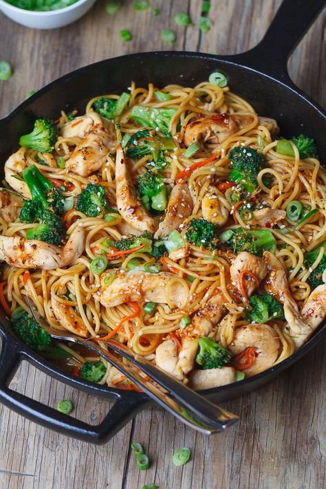 #Chicken #Pasta and #Broccoli Skillet – #eatwell101 #recipe Flavor overload! Make your own take-out at home with this super easy #chicken# recipe. - #recipe by #eatwell101 Chicken Stir Fry Noodles, Pasta And Broccoli, Stir Fry Noodles Recipe, Broccoli Skillet, Chicken Lo Mein Recipe, Fried Pasta, Fry Noodles, Easy Chicken Recipe, Stir Fry Recipes Chicken