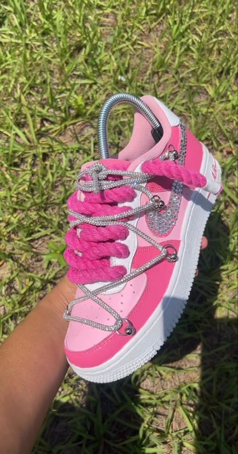 Bedazzled Sneakers, Custom Forces, Shoe Outfits, Bedazzled Shoes, Nike Shoes Women Fashion, Girly Bracelets, Pink Nike Shoes, Tattoo Fashion, Pretty Sneakers