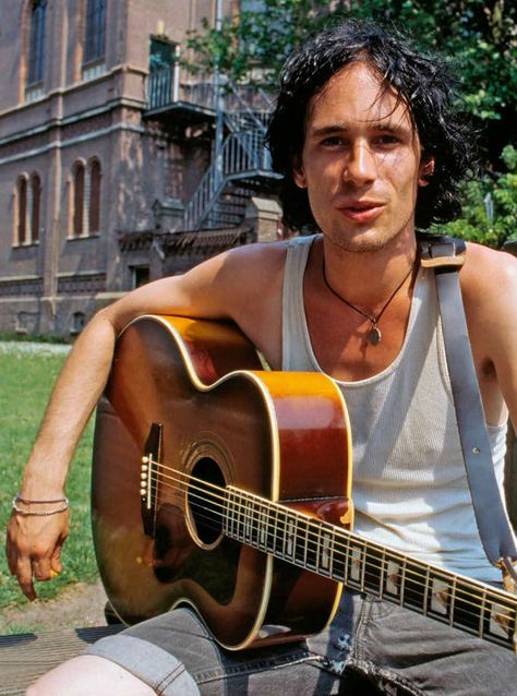 Jeff Buckley photographed by Hans van den Bogaard at the back of the pop-temple Paradiso, Amsterdam, July 10, 1995. Lilac Wine, Peter Steele, Jeff Buckley, Mazzy Star, Memphis Tennessee, I'm With The Band, Record Collection, Pop Rock, White Boys