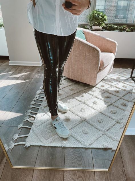 I Tried Spanx's New Leather Leggings—Here's What I Thought Patent Leather Leggings Outfit, Patent Leather Pants, Patent Leather Leggings, Leather Clothes, Leather Leggings Outfit, Tight Leather Pants, Leather Legging, Girl Trends, Flare Denim Jeans