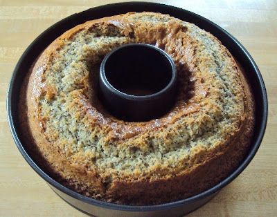 Poppyseed Coffee Cake, Poppy Seed Cake Recipe, Poppy Seed Bundt Cake, Poppyseed Cake, Butter Pecan Cake, Seed Cake, Poppy Seed Cake, Baking Desserts, Czech Recipes