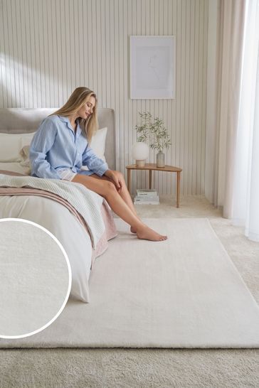 Ivory Cushy Supersoft Rug Neutral Rugs Bedroom, Soft Rugs Bedroom, Bedroom Rugs Under Bed, Rug Under Bed, Rugs Fluffy, Small Dressing Rooms, White Rugs, Neutral Bedroom Decor, Soft Bedroom