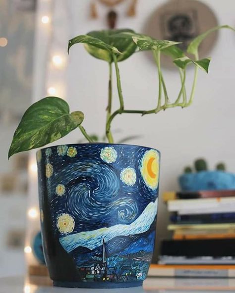 Paint Starry Night, Diy Backyard Decor, Matchbox Crafts, Pottery Plant Pot, Plant Pot Design, Pot Art, Flower Pot Art, Pot Painting, Flower Pot Design