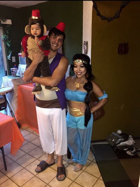 Aladdin Family Costume, Aladdin Costume Diy, Aladdin Costume, Family Costumes, Aladdin, Adult Costumes, Diy Costumes, Captain Hat, Cute Outfits