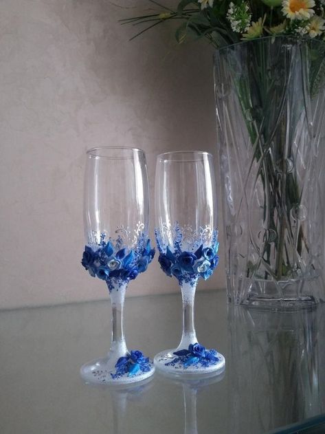 Glass decor ideas Baby Blue Quince, Crystal Glasses Wedding, Bridal Glasses, Quinceanera Blue, Bedazzled Liquor Bottles, Glass Decor Ideas, Royal Blue Quince, Royal Blue Quinceanera, Wine Glass Decor