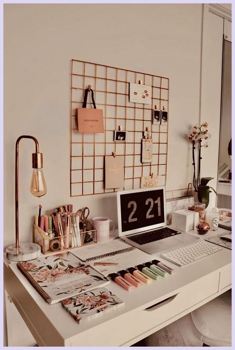 Aesthetic Work Desk Ideas, Desks Decoration Ideas, Work Desk Astethic, Asethic Desk, Office Desk Aesthetic Woman, Work Desk Aesthetic Office, Aesthetic Desk Set Up, Work Desk Organization Ideas, Aesthetic Study Desk Ideas