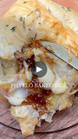 Baked Brie In Phyllo Dough, Phyllo Baked Brie, Melted Brie Recipes, Brie Display, Recipes With Brie Cheese, Brea Cheese, Brie Bake, Phyllo Appetizers, Philo Dough