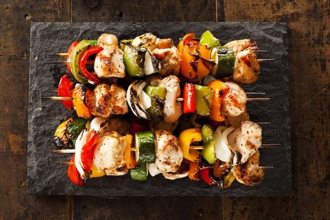 Teriyaki Chicken Skewers, Pollo Teriyaki, Chicken Kabob Recipes, Veggie Kabobs, Grilled Chicken Kabobs, Grilling Kabobs, Vegetable Skewers, Shish Kabobs, Broiled Chicken