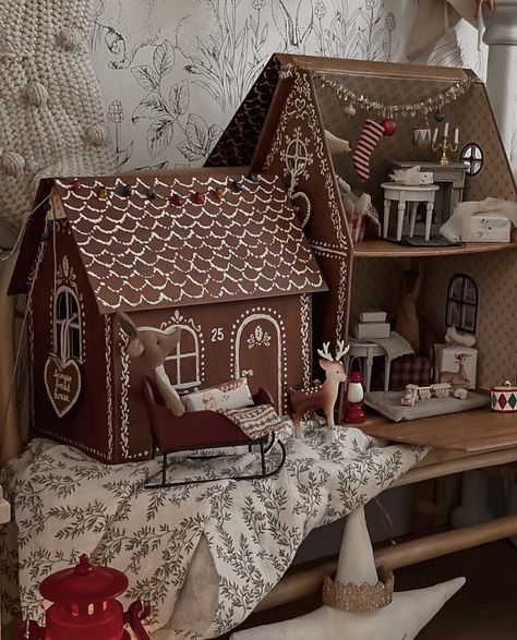 Maileg Gingerbread House, Maileg House, Maileg Doll House, Maileg Christmas, Ikea Dollhouse, Maileg Mice, Cardboard Dollhouse, Kids Activities At Home, Mouse Crafts