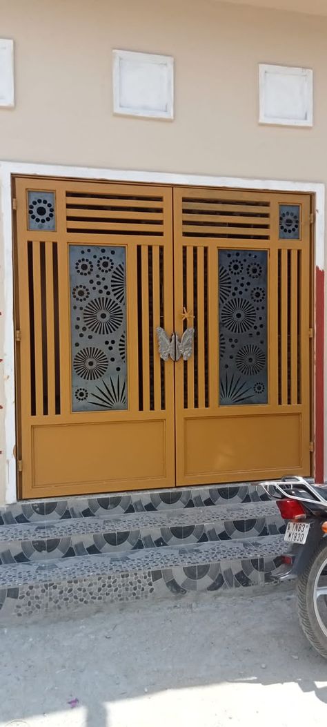 Grill Door Design Front Entry Indian, Iron Grill Door Design, Grill Door Design Front Entry, Door Design Front Entry, Indian Gate, Latest Gate Design, Security Door Design, Wrought Iron Security Doors, Modern Window Grill