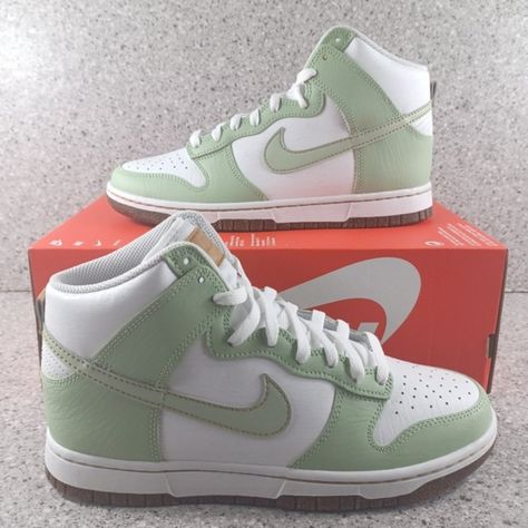 Nike Dunk High Retro Se Honeydew Sneakers - Men's Size 8 (Fits Women's 9.5) - Brand New With Half Box Elevate Your Sneaker Collection With The Nike Dunk High Retro Se Honeydew Sneakers. These Sneakers Are Available In Men's Size 8, Which Comfortably Fits Women's Size 9.5 They Come Brand New With Half Of The Original Box (No Lid). Expect Swift Shipping. I'll Ship Your Order The Same Or Next Day After Purchase. Shop With Confidence From A Trusted Seller With Excellent Reviews. #Nike #Dunkhigh #Ret Green Trainers, Nike Air Max 98, Nike Neon, Blue Jordans, Nike Dunk High, Dunk High, Nike Air Huarache, Nike Flex, Retro Sneakers