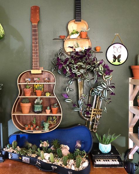 🌵Seija🌿 on Instagram: “Happy Succulent Sunday 💚🌿🌵All of those instruments are modified by me. #nofilter #myphoto #diy #instruments #reuse #recycler #recycle…” Guitar Shelf, Diy Cement Planters, Guitar Crafts, Creative Planter, Home Interior Accessories, Diy Home Accessories, Guitar Ideas, Cactus Diy, Hippie Homes