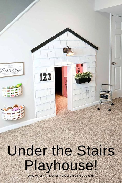 Built In Playhouse, Under Stairs Playhouse, Under Stairs Playroom, Under Stairs Nook, Stairs Makeover Design, Diy Stairs Makeover, Room Under Stairs, Stairs Makeover Ideas, Basement Decoration