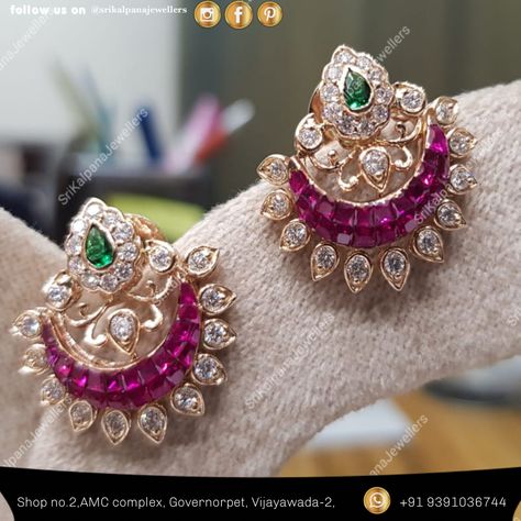 Big Earrings Gold, Diamond Pendant Jewelry, Antique Gold Earrings, Gold Earrings Models, Modern Gold Jewelry, Gold Jewelry Simple Necklace, Bridal Accessories Jewelry, Indian Jewellery Design Earrings, Gold Jewelry Stores