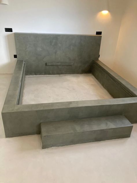 Cement Bed Design, Concrete Beds, Cement Bed, Cement Bedroom, Concrete Bed, Concrete Bedroom, Diy Bed Frame Easy, Concrete Home Decor, Built In Sofa