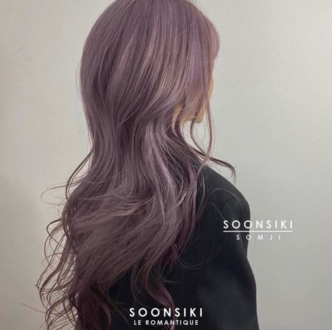 Lavender Beige Hair, Lavender Ash Hair, Ashy Purple Hair, Lavender Hair Colors, Hair Color Plum, Brown Hair Men, Plum Hair, Beige Hair, Korean Hair Color