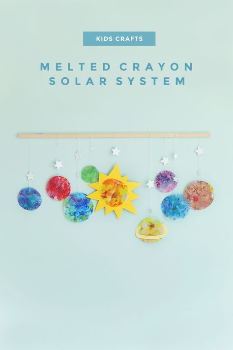 Solar System Diy, Bulletin Boards Elementary, Diy Solar System, Solar System For Kids, Projects School, Vision Boarding, Solar System Art, Solar System Projects, Crayon Crafts