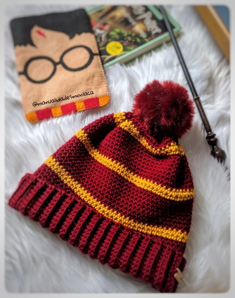 Harry Potter Crochet Hat Pattern, Harry Potter Beanie Crochet, Harry Potter Crochet Hat, Crochet Harry Potter Scarf, Harry Potter Crochet Ideas, Hp Crochet, Harry Potter Beanie, Harry Potter Crochet, Harry Potter Scarf