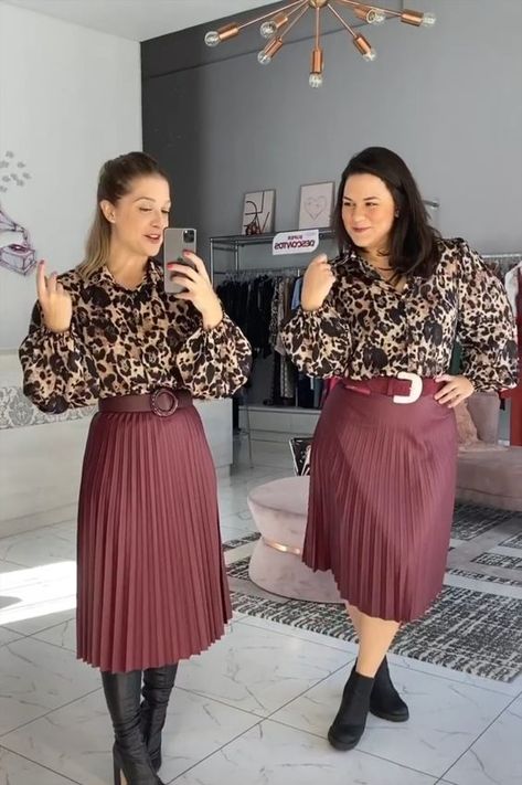 Skirt Curvy Outfit, Accordion Skirt Outfit, Safari Outfit, Accordion Skirt, Modest Apparel, Best Winter Outfits, Plus Size Fashion For Women, Midi Skirts, Curvy Outfits