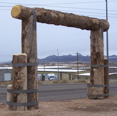 Log Gate, Ranch Gates Entrance Ideas, Farm Gates Entrance, Ranch Entrance Ideas, Ranch Entrance, Arch Entrance, Farm Entrance, Ranch Gates, Driveway Entrance