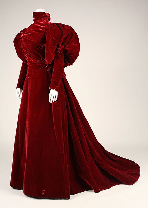 Dress, Evening. House of Worth, 1893-95, alternate bodice House Of Worth, 1890s Fashion, 1880s Fashion, Red And White Dress, Bustle Dress, 19th Century Fashion, Red Velvet Dress, Designer Evening Dresses, Vampire Knight