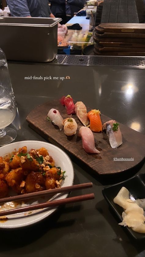 Cooking Ig Story, Sushi Ig Story, Food Ig Story Idea, Ig Story Ideas Food, Dinner Ig Story, Restaurant Ig Story, Sushi Aesthetic Instagram Story, Sushi Instagram Story, Planes Aesthetic