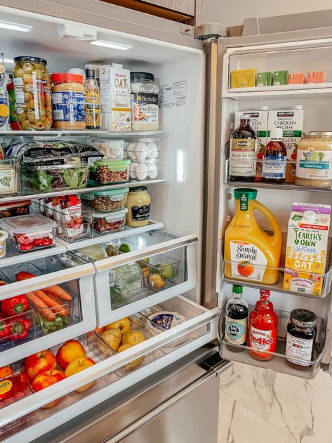 The Best Fridge Organizers From Amazon Big Fridge, House Organisation, Kitchen Organization Pantry, Refrigerator Organization, Fridge Organization, Apartment Decor Inspiration, Pantry Design, Home Organization Hacks, Whole 30