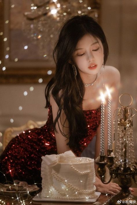 Cool Powerpoint Backgrounds, 1920s Evening Gowns, Aesthetic Kdrama, Korean Photography, Dream Photography, Dreamy Photography, Black Hair Kpop, Dark Feminine Aesthetic, Best Photo Poses