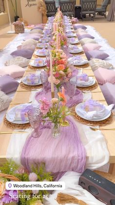 Purple Dinner Table Decor, Purple Birthday Dinner Party, Romantic Theme Party, Pink And Purple Tea Party, Lavender Brunch Decor, Tea Party Picnic Birthday, Lilac Themed Party, Lavender Dinner Party, Lavender Brunch